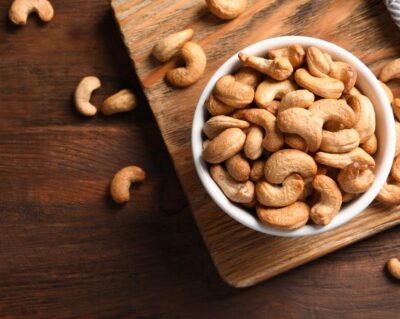 healthy benefits of cashews in a bowl